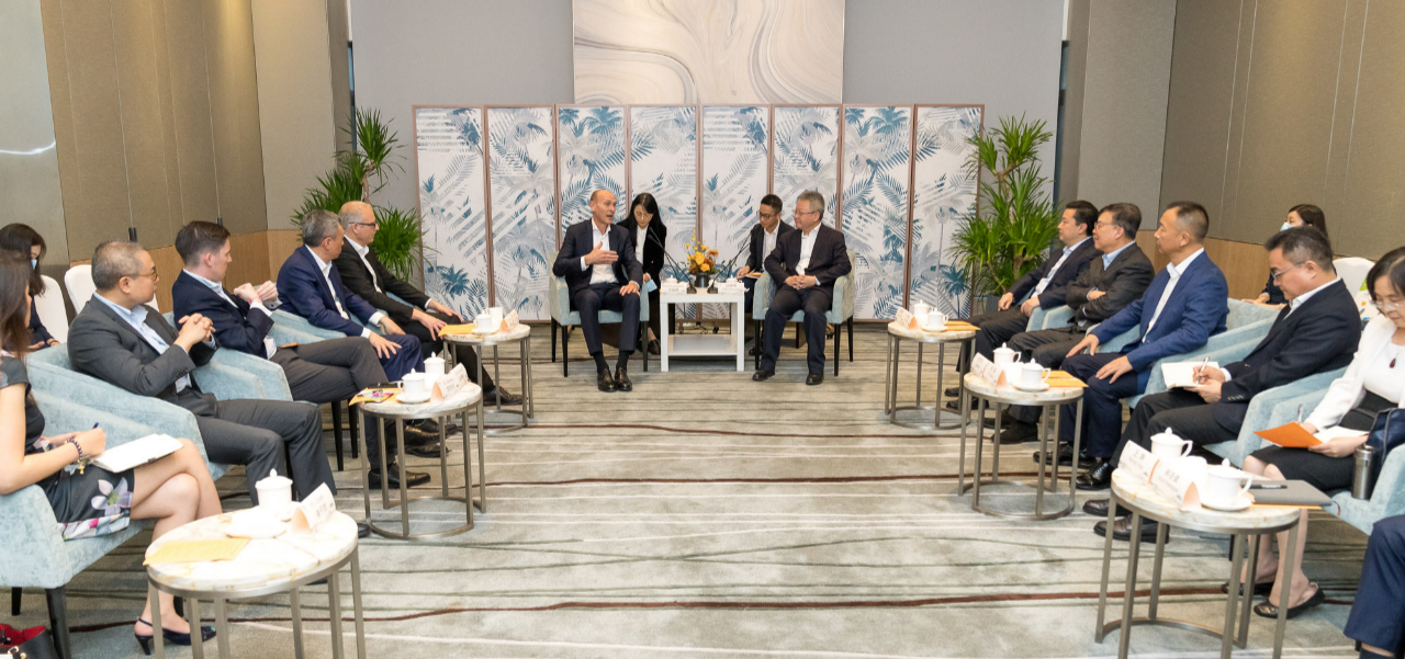 Shen Xiaoming meets with Volkswagen Group China Chairman and CEO Ralf Brandstätter