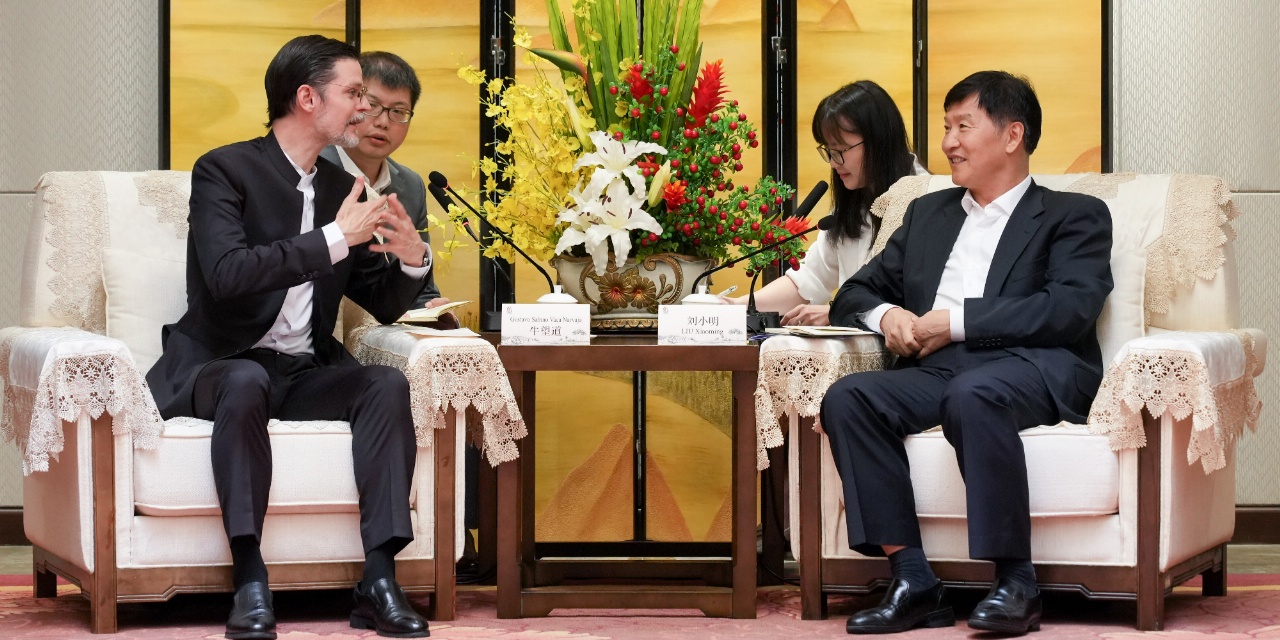 Liu Xiaoming meets with Ambassador of Argentina to China