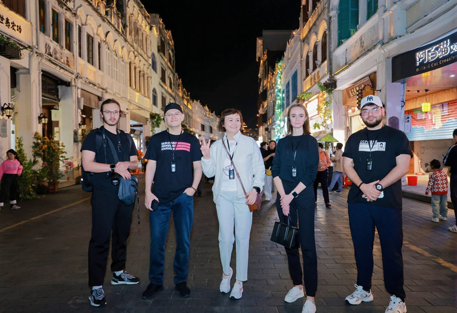 Global South Media Explore Haikou's Qilou Old Street