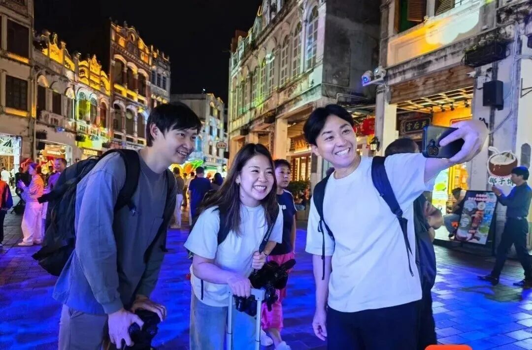 Global Journalists Experience Charm of Haikou's Qilou Quarter